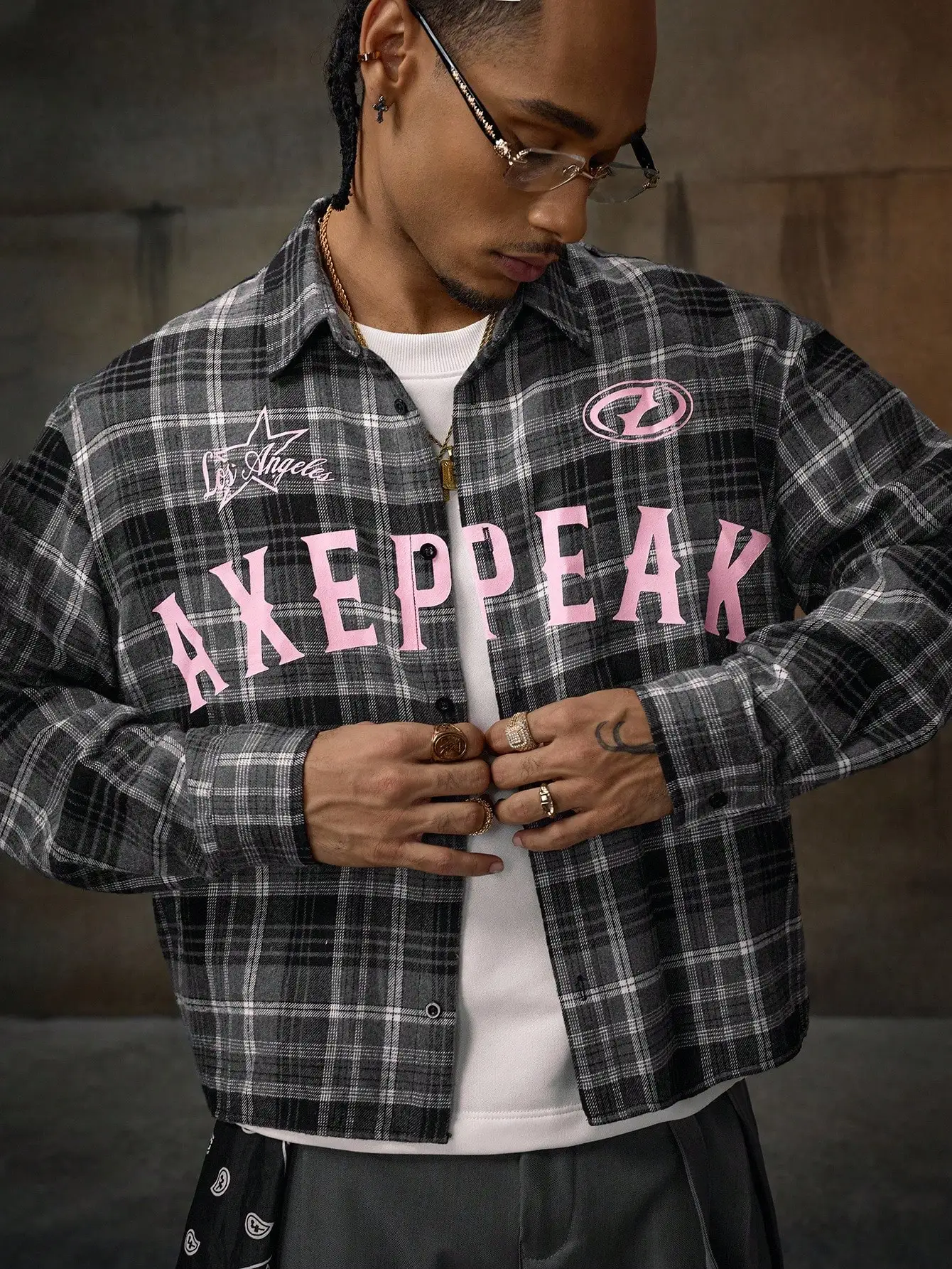 Black and White Plaid Oversized Long Sleeve Shirt with Pink Graphic Print for Men
Black and White Plaid Oversized Long Sleeve Shirt with Pink Graphic Print for Men