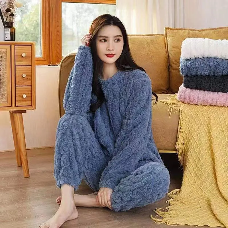 2025 Autumn and Winter New Coral Velvet Jacquard Lovely Fashion Long Pajamas Long Sleeve Trousers Set Women's Home Wear
2025 Autumn and Winter New Coral Velvet Jacquard Lovely Fashion Long Pajamas Long Sleeve Trousers Set Women's Home Wear