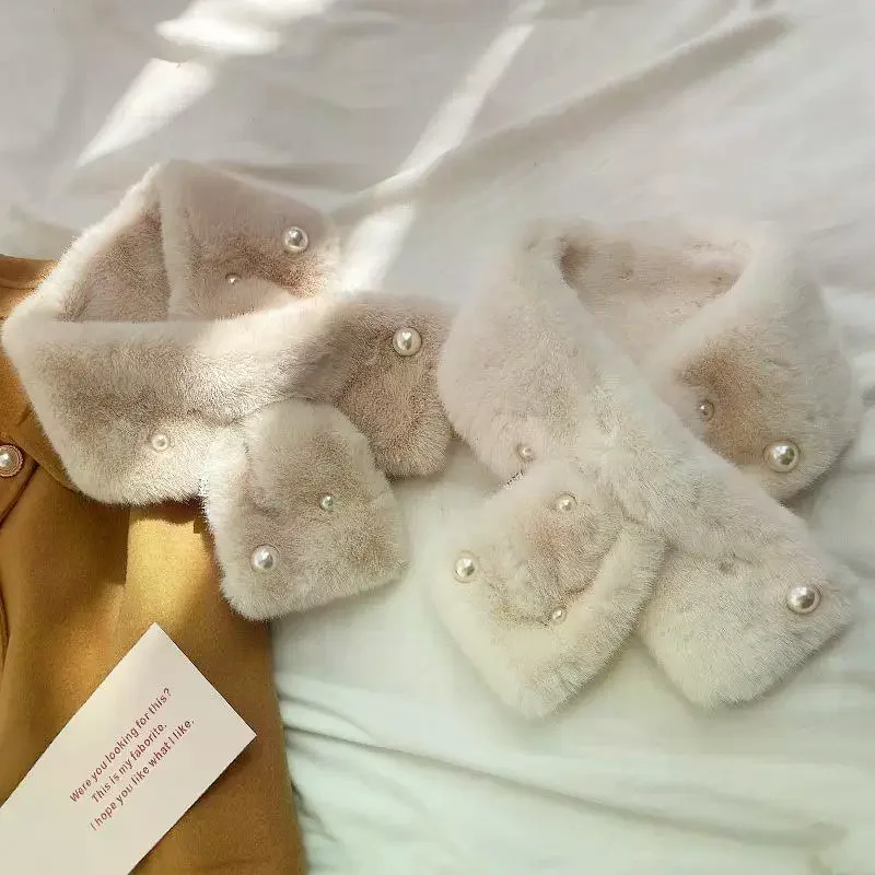Women Fluffy Rabbit Fur Cross Scarf Winter Warm Neck Cover Collars Scarves Korean Girl Windproof Pearl Plush Snood Neckerchief
Women Fluffy Rabbit Fur Cross Scarf Winter Warm Neck Cover Collars Scarves Korean Girl Windproof Pearl Plush Snood Neckerchief