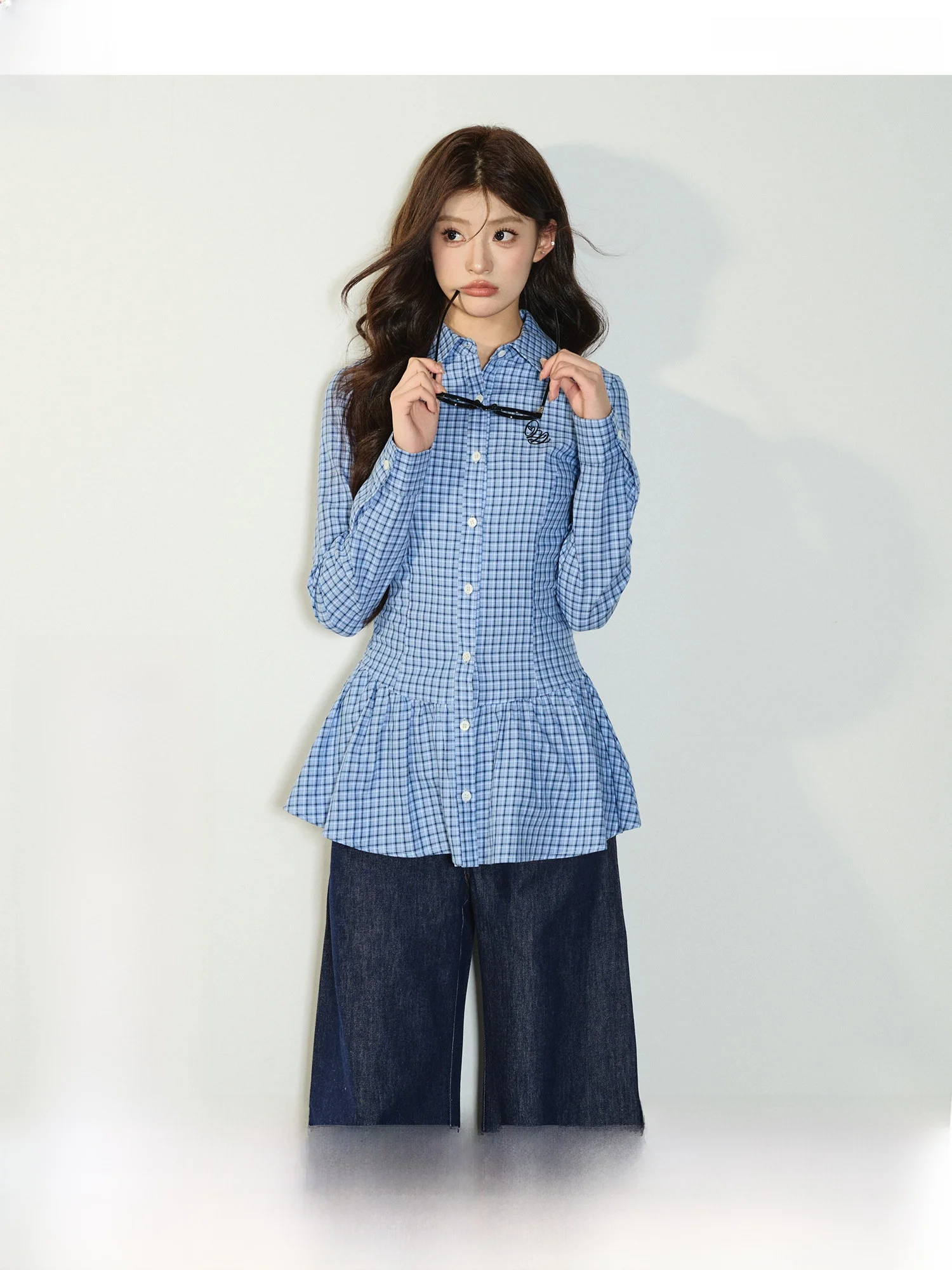 Blue Plaid Shirt Women's Spring Turn-down Collar Slimming Waist Long Sleeve Floral Top Cotton Pure Sweet Style Loose Fit
Blue Plaid Shirt Women's Spring Turn-down Collar Slimming Waist Long Sleeve Floral Top Cotton Pure Sweet Style Loose Fit