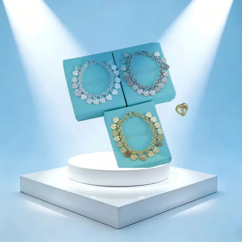 Hand Bracelet - European and American Cross-border Women's Style, Light Luxury, Niche Fashion, Trendy, High-end, Luxurious.
Hand Bracelet - European and American Cross-border Women's Style, Light Luxury, Niche Fashion, Trendy, High-end, Luxurious.