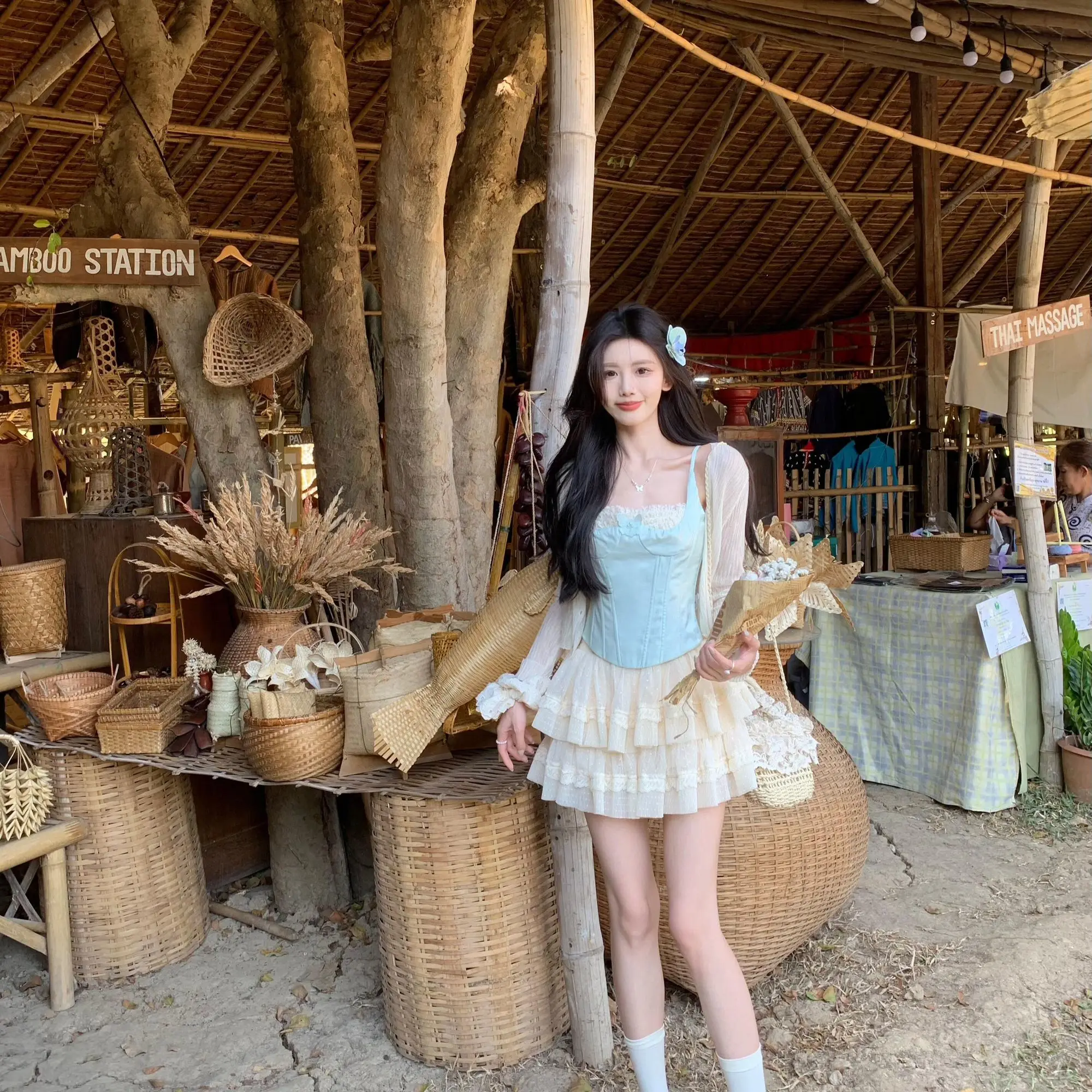 Sweet Lace Splicing Strap Tank Top Knitted Long Sleeve Cardigan High Waist Puffy Cake Mini Skirt Sets Three Piece Set for Women
Sweet Lace Splicing Strap Tank Top Knitted Long Sleeve Cardigan High Waist Puffy Cake Mini Skirt Sets Three Piece Set for Women