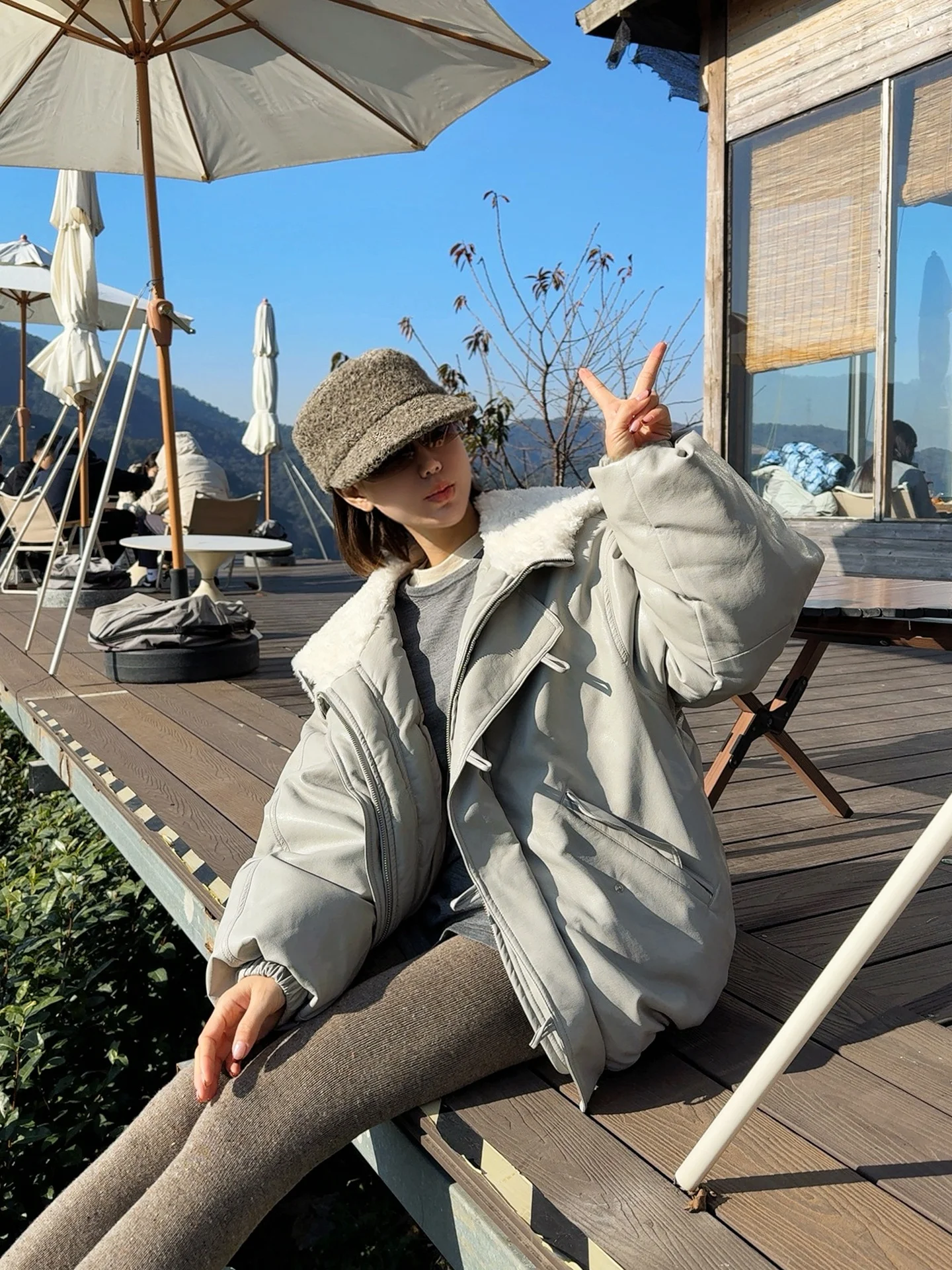 Женское пальто Asbr из искусственной кожи с эффектом овечьей шерсти, утепленное белым гусиным пухом, удлиненное, с длинными рукавами
Женское пальто Asbr из искусственной кожи с эффектом овечьей шерсти, утепленное белым гусиным пухом, удлиненное, с длинными рукавами