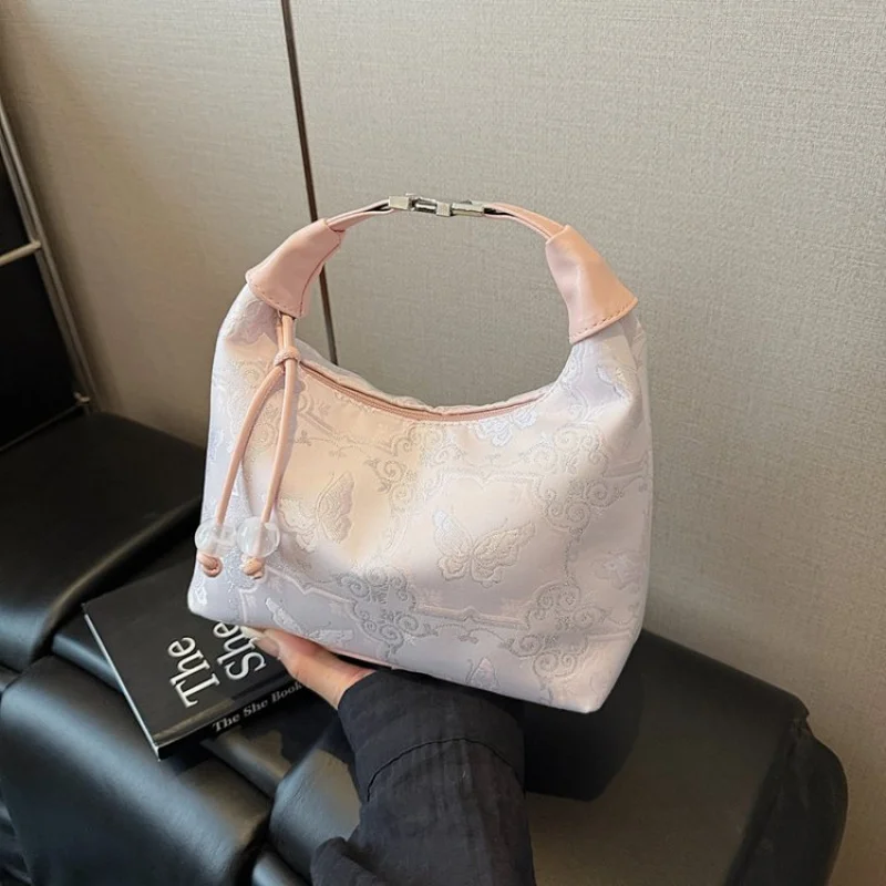 Classic Elegant Messenger Bag For Women - Leather Crossbody Handbag With Multiple Pockets Stylish And Durable
Classic Elegant Messenger Bag For Women - Leather Crossbody Handbag With Multiple Pockets Stylish And Durable