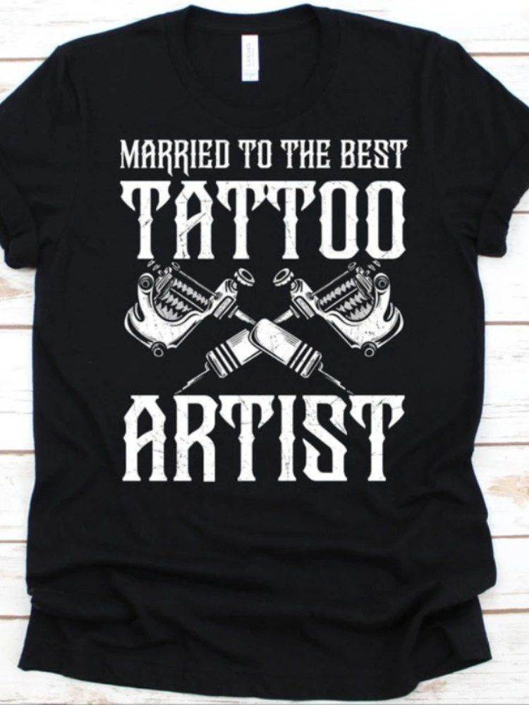 Tattoo Artist-Married to the Best Tattoo Artist Design with Crossed Tattoo Machines&Inked Hands- O-neck printed men's T-shirt.
Tattoo Artist-Married to the Best Tattoo Artist Design with Crossed Tattoo Machines&Inked Hands- O-neck printed men's T-shirt.