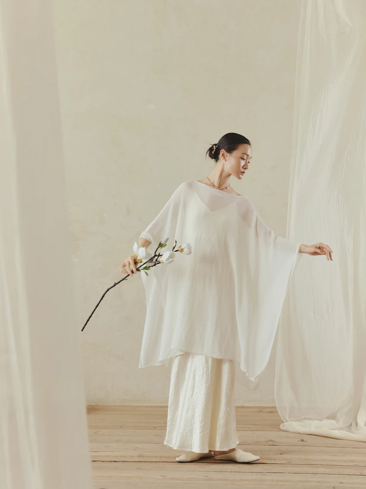 Новое китайское длинное вязаное пальто-накидка с художественным дизайном, женское, модное, весенне-осеннее, из смесового шелка, свободного кроя
Новое китайское длинное вязаное пальто-накидка с художественным дизайном, женское, модное, весенне-осеннее, из смесового шелка, свободного кроя