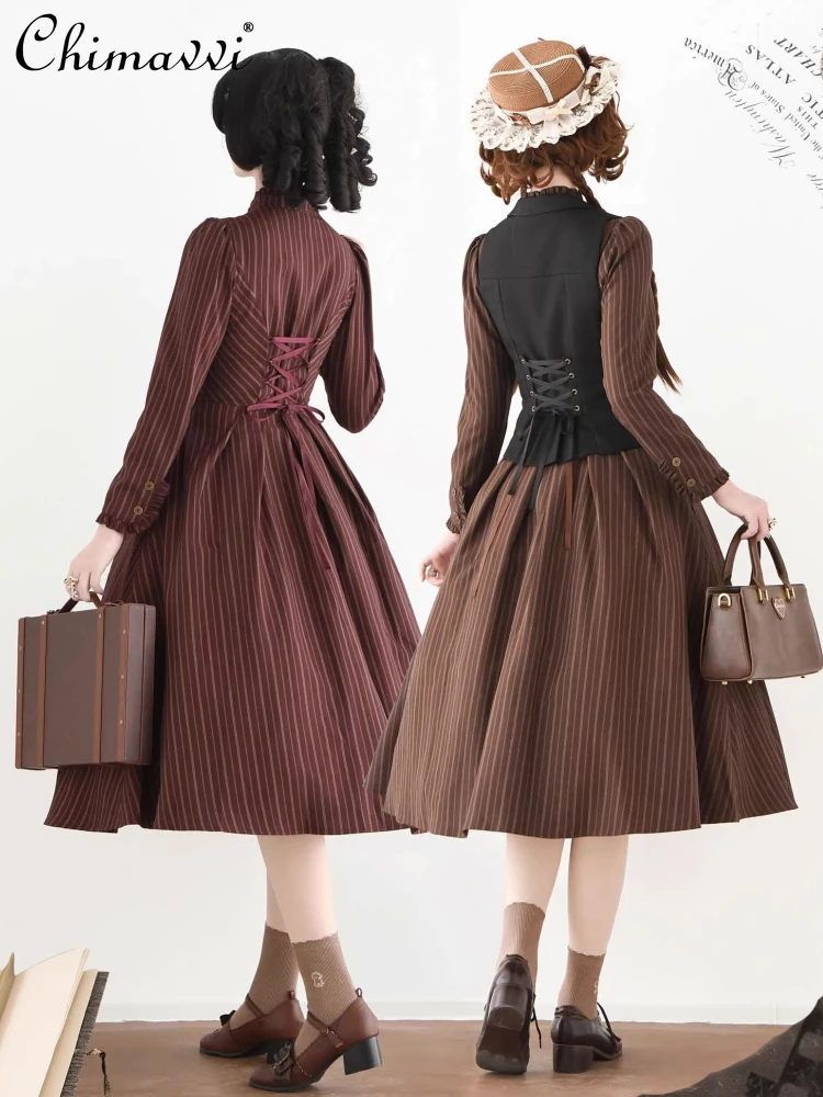 Оригинальное французское элегантное классическое платье в полоску в стиле ретро с воротником-стойкой и длинными рукавами, однобортное длинное платье с высокой талией для женщин
Оригинальное французское элегантное классическое платье в полоску в стиле ретро с воротником-стойкой и длинными рукавами, однобортное длинное платье с высокой талией для женщин