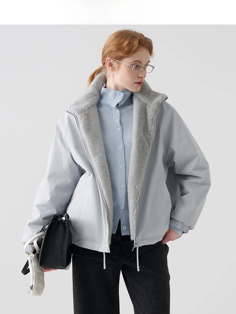 Зимняя утепленная женская куртка с серебристым мехом, воротником-стойкой, двусторонняя, теплая, хлопковая, для повседневной носки и поездок на работу
Зимняя утепленная женская куртка с серебристым мехом, воротником-стойкой, двусторонняя, теплая, хлопковая, для повседневной носки и поездок на работу