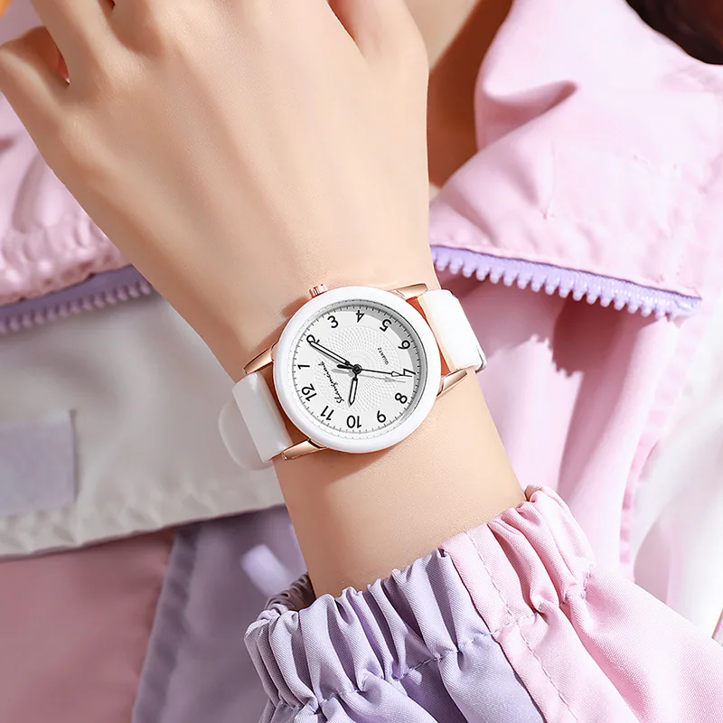 Детские наручные часы в минималистском стиле, повседневные простые черно-белые силиконовые студенческие часы
Детские наручные часы в минималистском стиле, повседневные простые черно-белые силиконовые студенческие часы