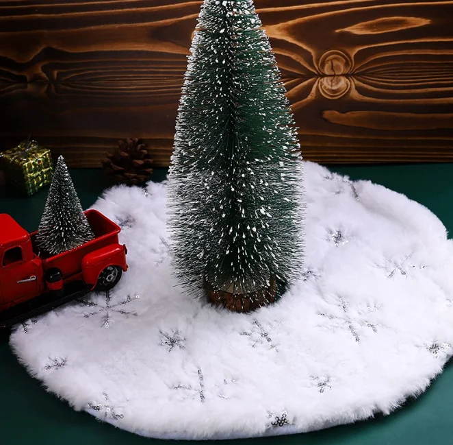 38cm New Style Christmas Tree Skirt Double-Layer Plush Silver Snowflake Mini Tree Skirt Home Party New Year Decoration
38cm New Style Christmas Tree Skirt Double-Layer Plush Silver Snowflake Mini Tree Skirt Home Party New Year Decoration