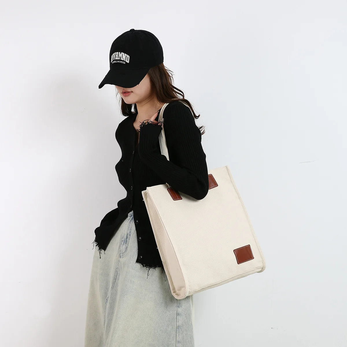 Designer luxury bag high quality elegant women handbag durable shoulder style for daily use office business travel or evening we 
Designer luxury bag high quality elegant women handbag durable shoulder style for daily use office business travel or evening we