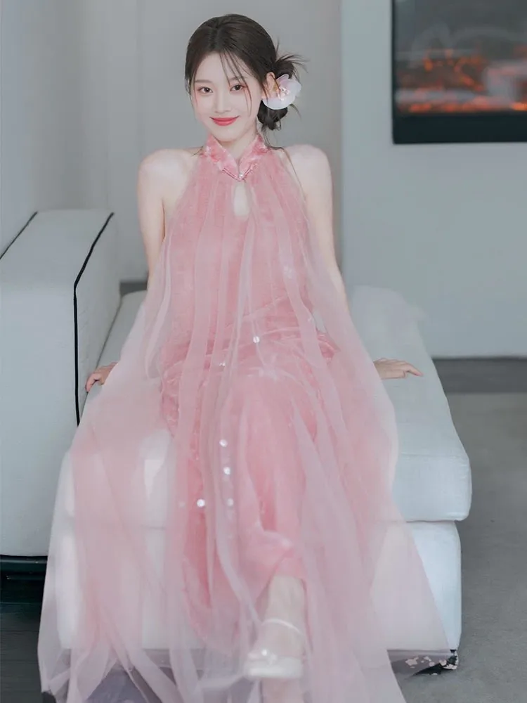 New Chinese-style morning dress casual wear a light and elegant pink sequined backless halter-neck dress
New Chinese-style morning dress casual wear a light and elegant pink sequined backless halter-neck dress