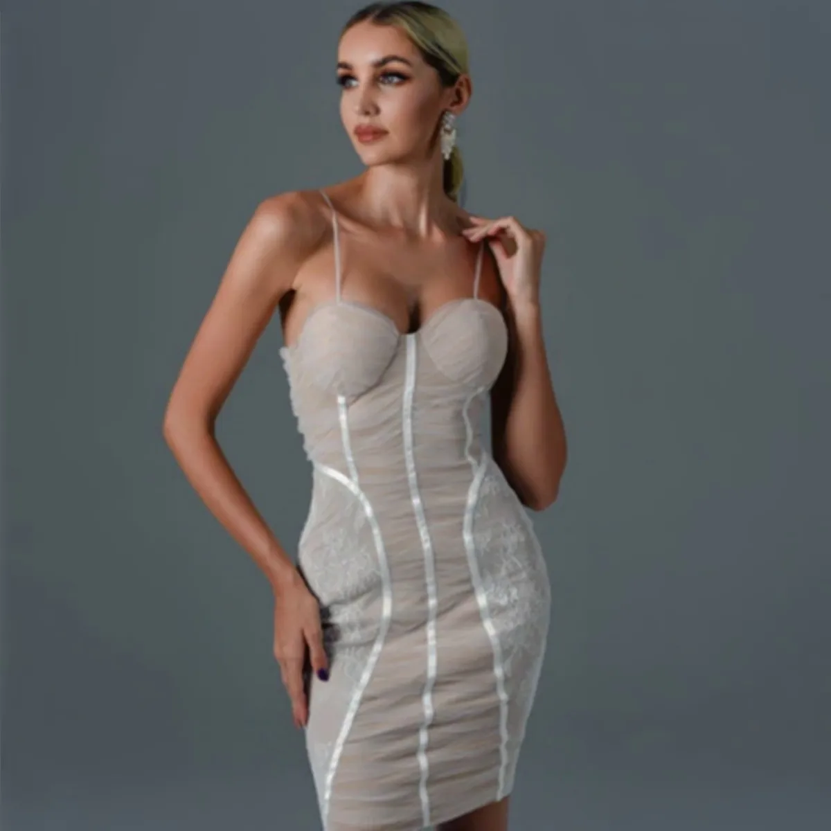 2022 New Black White Color Women Fashion Strap Sexy Bodycon Mini Dress Rayon Bandage Nightclub Party Celebrate Dress Wholesale
2022 New Black White Color Women Fashion Strap Sexy Bodycon Mini Dress Rayon Bandage Nightclub Party Celebrate Dress Wholesale