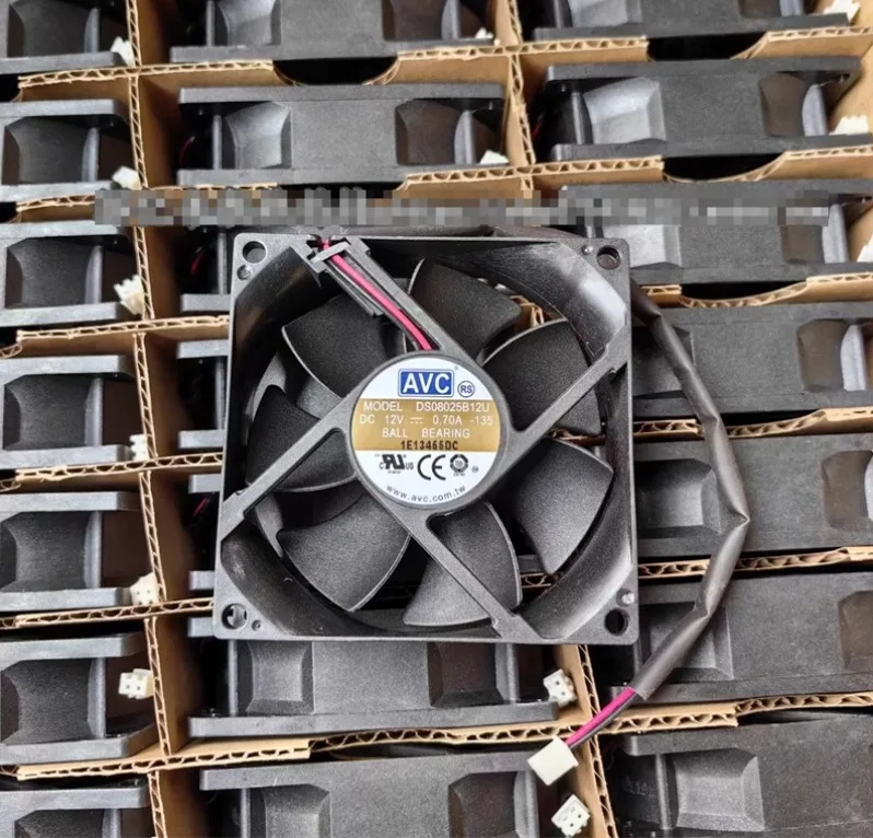 AVC DS08025B12U 135 DC 12 В 0,70 А 80x80x25 мм 2-проводной охлаждающий вентилятор для сервера
AVC DS08025B12U 135 DC 12 В 0,70 А 80x80x25 мм 2-проводной охлаждающий вентилятор для сервера