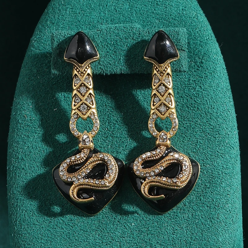 Vintage Black Droplet Oil Snake Drop Earrings Luxury Antique Art Deco Gold Color Jewelry For Women Brand High Quality Gift Party
Vintage Black Droplet Oil Snake Drop Earrings Luxury Antique Art Deco Gold Color Jewelry For Women Brand High Quality Gift Party