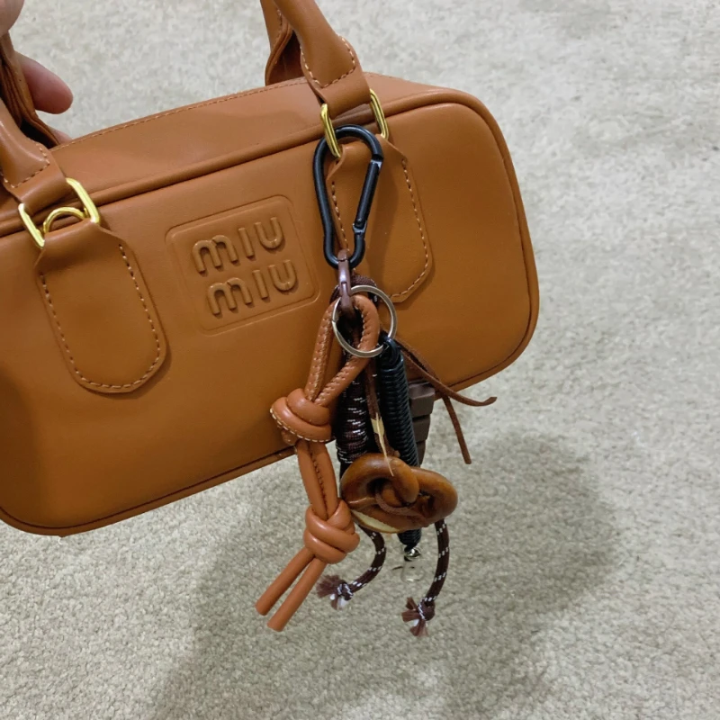 Autumn/Winter Brown Cute Alkaline Bread Korean Style INS Bag Pendant Chocolate Mountain Climbing Rope Keychain Decorative Hangin
Autumn/Winter Brown Cute Alkaline Bread Korean Style INS Bag Pendant Chocolate Mountain Climbing Rope Keychain Decorative Hangin