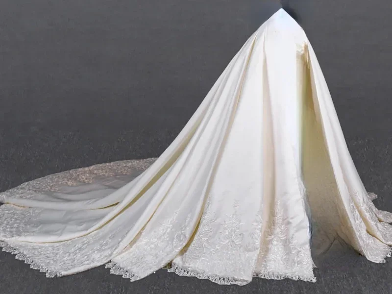 white lvory detachable Satin Lace skirt removable wedding train custom size wedding dresses for women
white lvory detachable Satin Lace skirt removable wedding train custom size wedding dresses for women