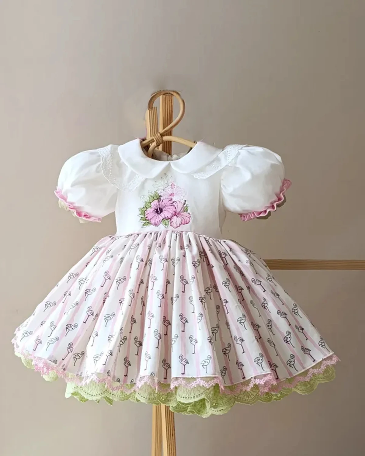 Summer Girl Flower Embroidery Flamingo Print Pink Green Contrast Puffy Dress for Casual Party Birthday Wedding Photography
Summer Girl Flower Embroidery Flamingo Print Pink Green Contrast Puffy Dress for Casual Party Birthday Wedding Photography