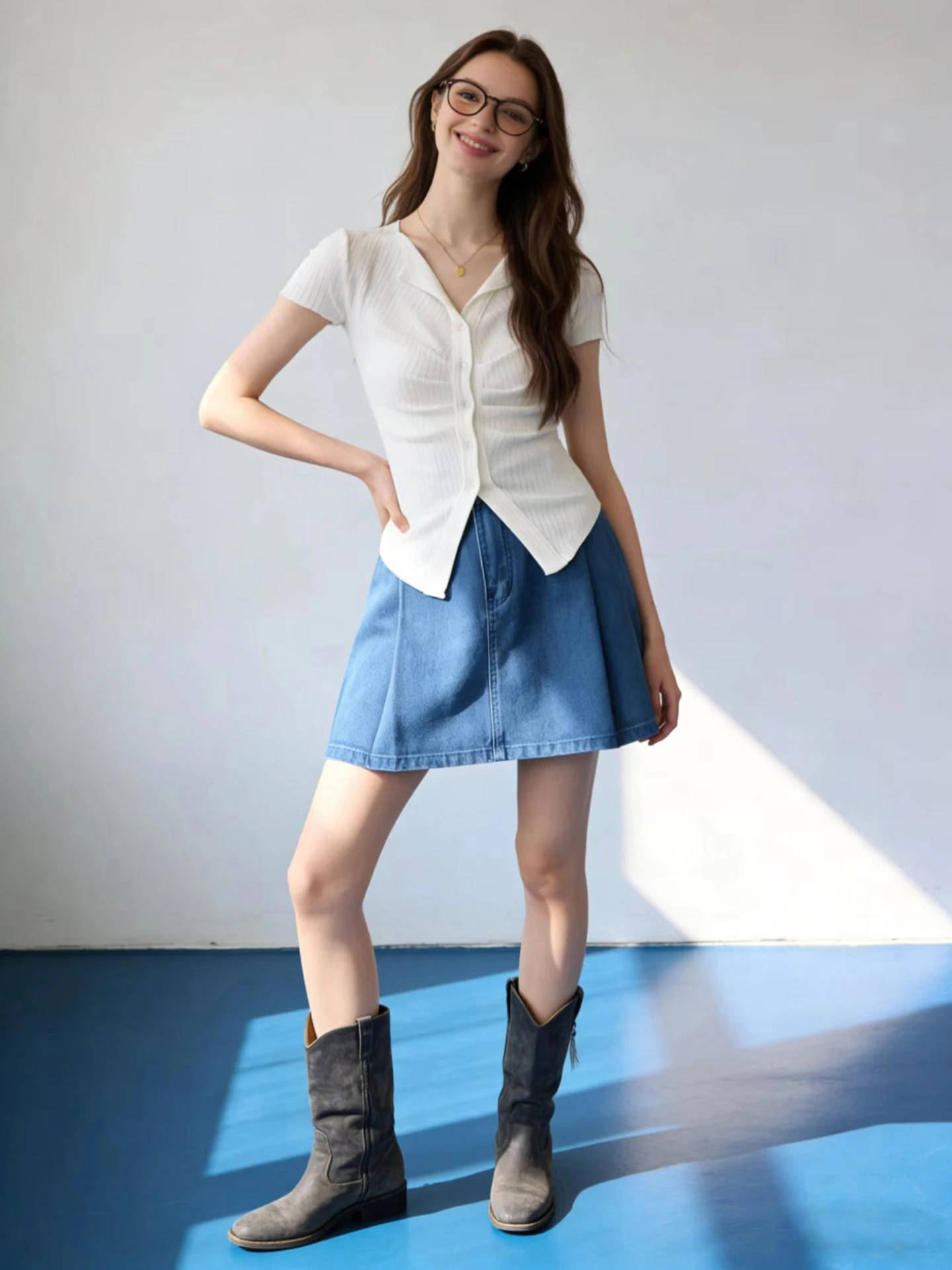 HUAAPPUW Korean Style V-Neck Knitted Short Sleeve T-Shirt Women's Slim Fit Pure Color Cardigan Breathable Summer New Arrival
HUAAPPUW Korean Style V-Neck Knitted Short Sleeve T-Shirt Women's Slim Fit Pure Color Cardigan Breathable Summer New Arrival
