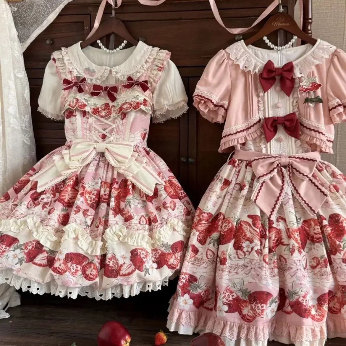 Lolita Strap Dress Pleated Dress Cute Frill Comic Show Cosplay Kawaii Girl Outfit 2026 Strawberry Retro Aesthetic Japanese
Lolita Strap Dress Pleated Dress Cute Frill Comic Show Cosplay Kawaii Girl Outfit 2026 Strawberry Retro Aesthetic Japanese