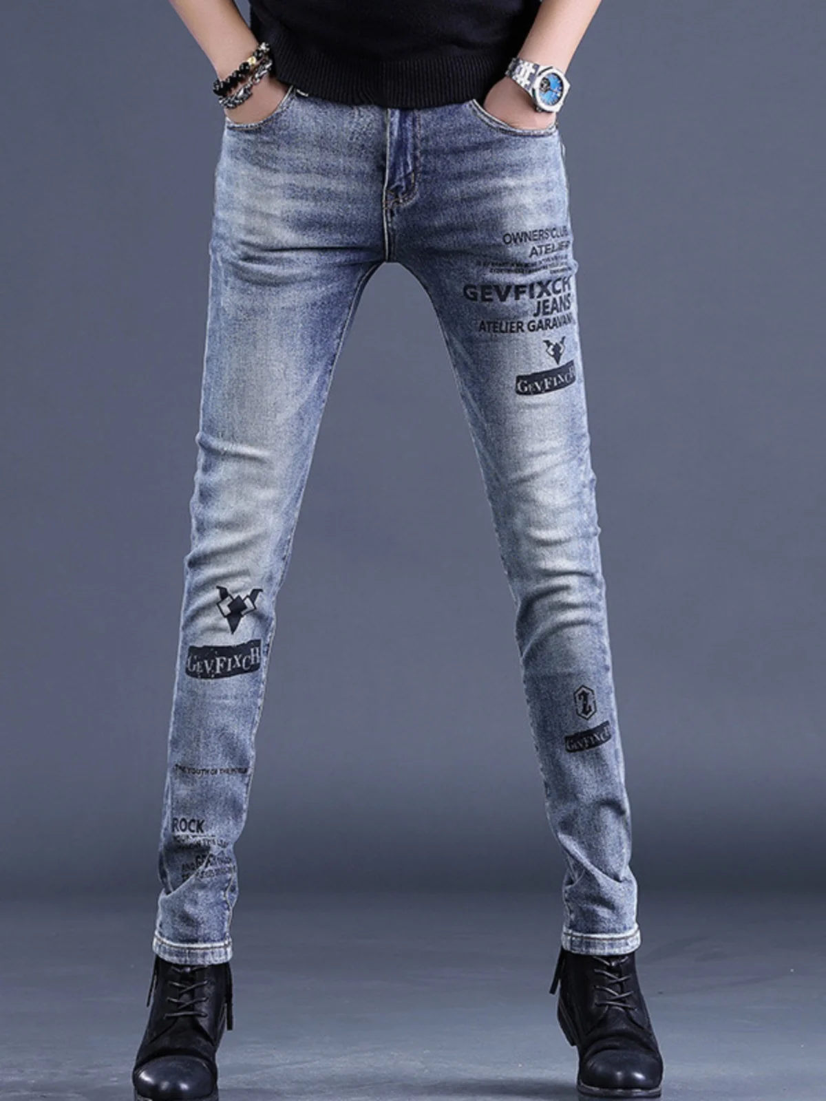 High-End Printed Men's Jeans Spring Autumn Sle Elastic Slim Fit Korean Trend Light Blue Cotton Stretch Denim mid Waist
High-End Printed Men's Jeans Spring Autumn Sle Elastic Slim Fit Korean Trend Light Blue Cotton Stretch Denim mid Waist
