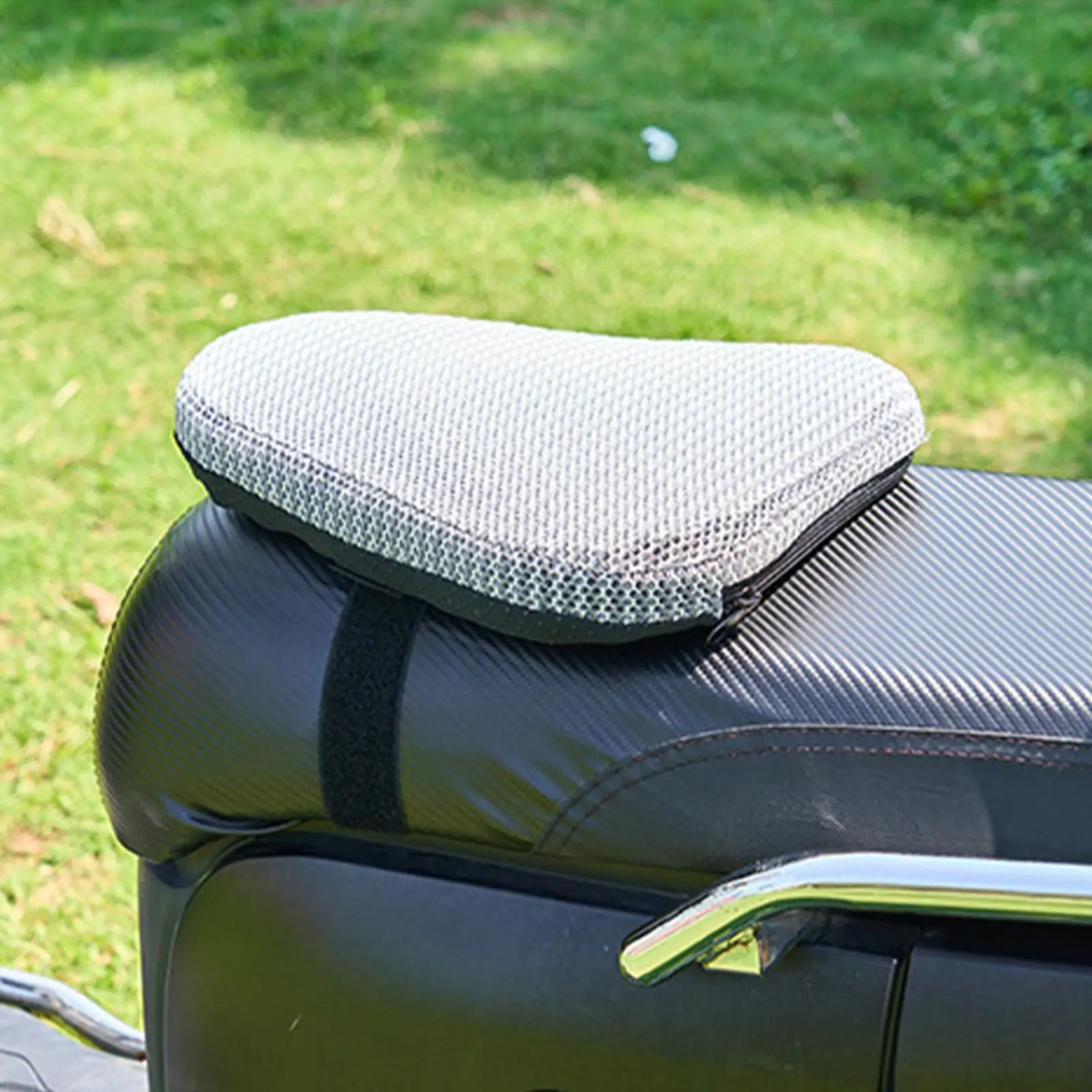 Motorcycle Gel Seat Pad Non-Slip Honeycomb Electric Scooter Cushion breathable Honeycomb Gel Seat Cushion Motorcycle accessories
Motorcycle Gel Seat Pad Non-Slip Honeycomb Electric Scooter Cushion breathable Honeycomb Gel Seat Cushion Motorcycle accessories