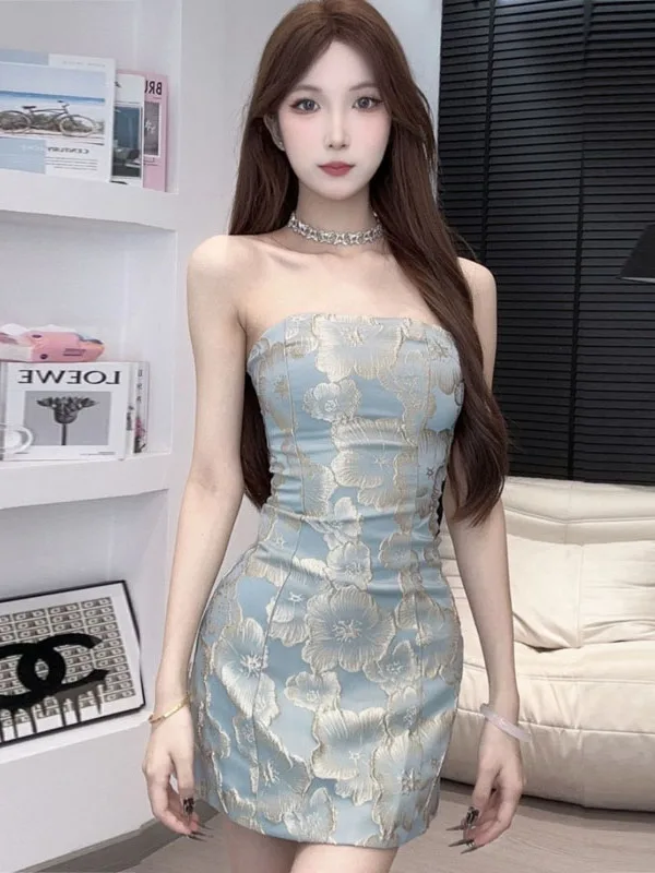 Retro Dobby Three-dimensional Decoration Strapless Dress Women Spicy Tight Waisted Slim Sleeveless Short Dress Party Clothing
Retro Dobby Three-dimensional Decoration Strapless Dress Women Spicy Tight Waisted Slim Sleeveless Short Dress Party Clothing