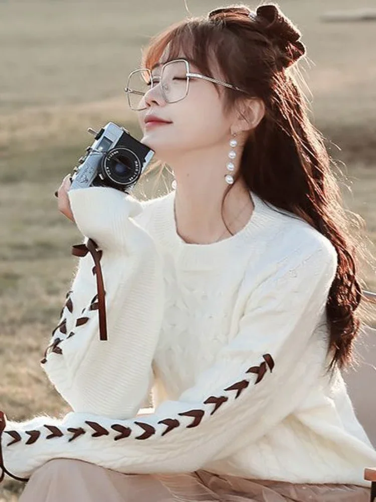 2024 Winter Fashion New Women's Sweet and Warm Knitted Hoodie Round Neck Casual Elegant Short Style Interior Women's Sweater
2024 Winter Fashion New Women's Sweet and Warm Knitted Hoodie Round Neck Casual Elegant Short Style Interior Women's Sweater