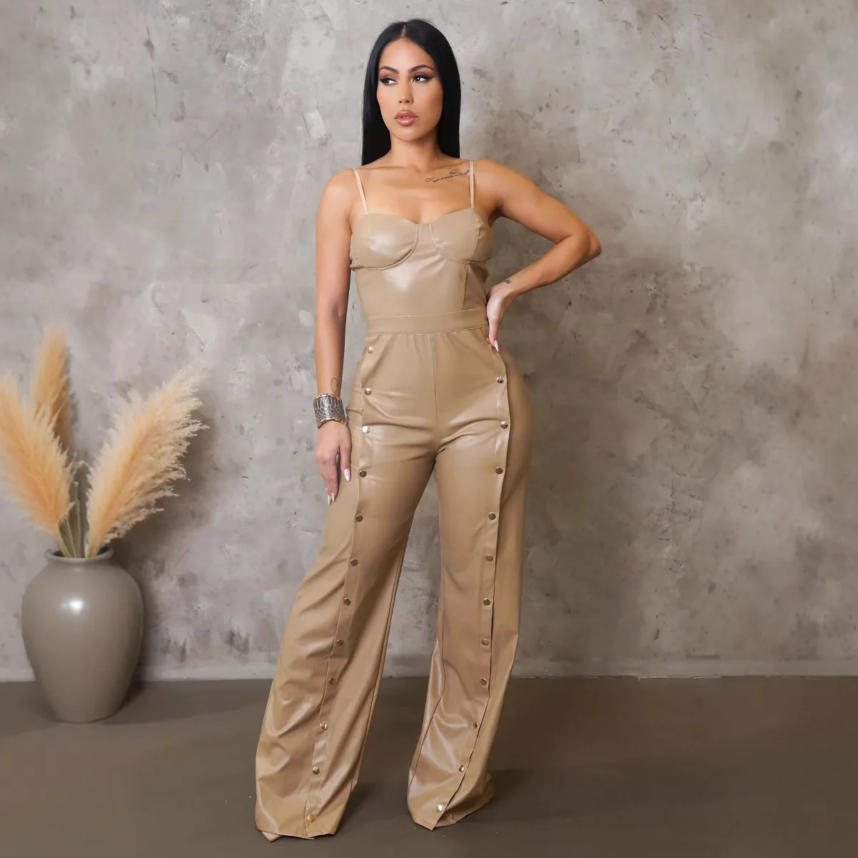 Women's Fashion Pu Leather Spaghetti Strap Jumpsuits Sleeveless Solid Color Wide-Leg One-piece Pants Sexy Night Club Playsuit
Women's Fashion Pu Leather Spaghetti Strap Jumpsuits Sleeveless Solid Color Wide-Leg One-piece Pants Sexy Night Club Playsuit