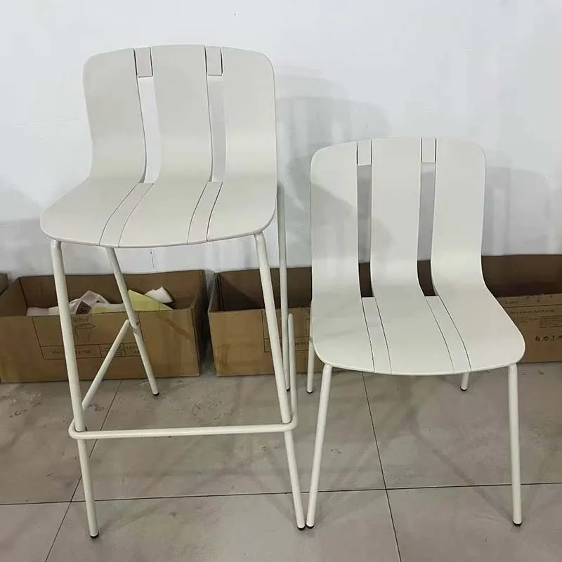White Decorative Bar Chair Minimalist Lightweight Breakfast Dining Bar Chair Outdoor Upholstered Bancos Para Barra Furniture
White Decorative Bar Chair Minimalist Lightweight Breakfast Dining Bar Chair Outdoor Upholstered Bancos Para Barra Furniture