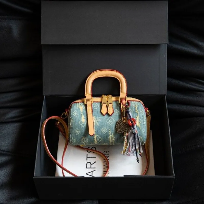 ladies small square crossbody bag with tassel pu leather 2025 spring casual dating everyday use bag
ladies small square crossbody bag with tassel pu leather 2025 spring casual dating everyday use bag