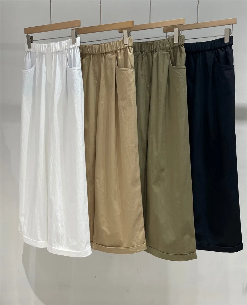 Spring Summer Ladies Elastic Waist Straight Wide Leg Long Pants Comfortable and Breathable
Spring Summer Ladies Elastic Waist Straight Wide Leg Long Pants Comfortable and Breathable