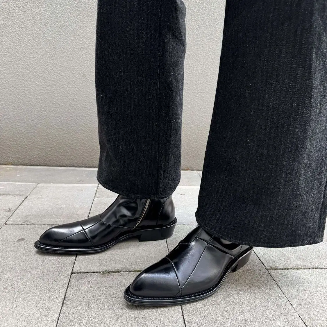 Trendy Thick Bottom Boots Men's Business Casual High Top Sharp Pointed Toe Zipper Motorcycle Boots British Style
Trendy Thick Bottom Boots Men's Business Casual High Top Sharp Pointed Toe Zipper Motorcycle Boots British Style