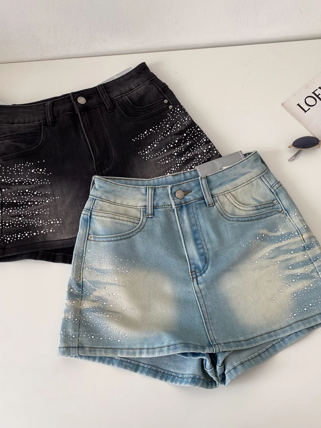 High Waist Short Shorts Women's Summer Slim Fit Denim Heavy Embellished Micro Elastic A-Line Style Old Fashioned Personality
High Waist Short Shorts Women's Summer Slim Fit Denim Heavy Embellished Micro Elastic A-Line Style Old Fashioned Personality