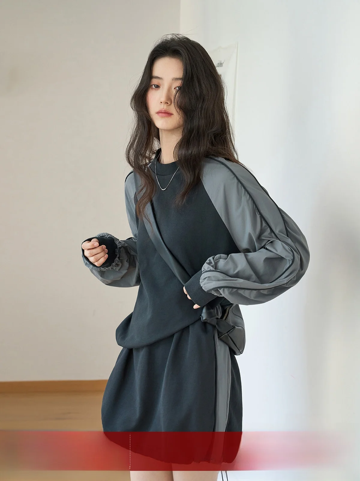 MoZaic Deep Grey Long Sleeve Hoodie Women's Fashion Set Spring Top Half Skirt Two Piece Set Comfortable Breathable Casual Outfit
MoZaic Deep Grey Long Sleeve Hoodie Women's Fashion Set Spring Top Half Skirt Two Piece Set Comfortable Breathable Casual Outfit