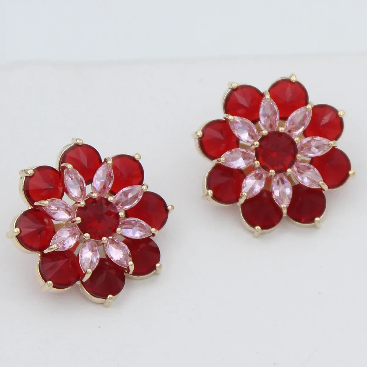Cute Sweat Flower Stud Earrings for Women Fashion Elegant Red Light Blue Flower Jewelry for Party Wedding Female Gift
Cute Sweat Flower Stud Earrings for Women Fashion Elegant Red Light Blue Flower Jewelry for Party Wedding Female Gift