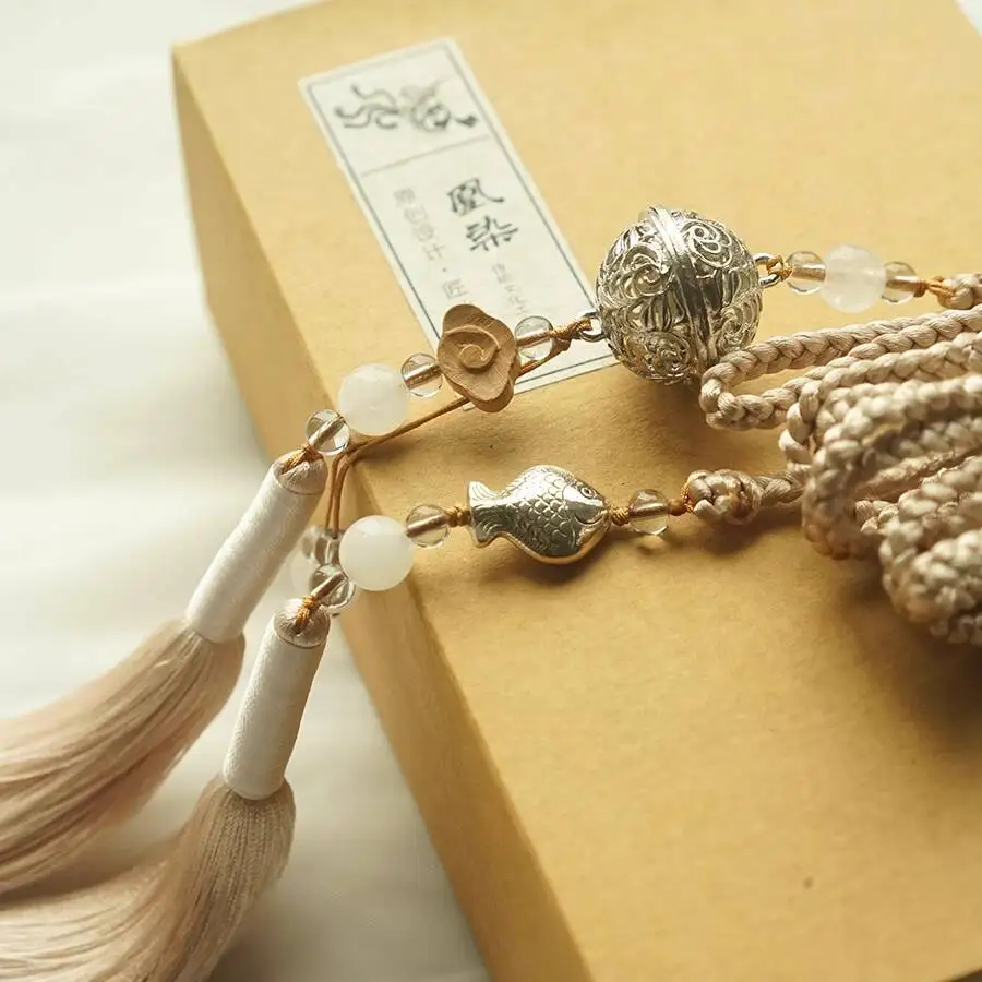 New Hanfu Women Taoist Robe Long Gown Small Bell Silk Ribbon Auxiliary Bracing Accessories Changliu Su Tassels
New Hanfu Women Taoist Robe Long Gown Small Bell Silk Ribbon Auxiliary Bracing Accessories Changliu Su Tassels