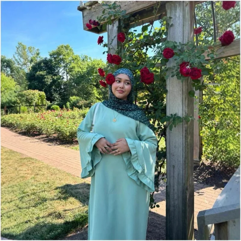 Muslim Fashion Elegant Women's Pullover Dress Loose Solid Color Bell Sleeve Robe
Muslim Fashion Elegant Women's Pullover Dress Loose Solid Color Bell Sleeve Robe
