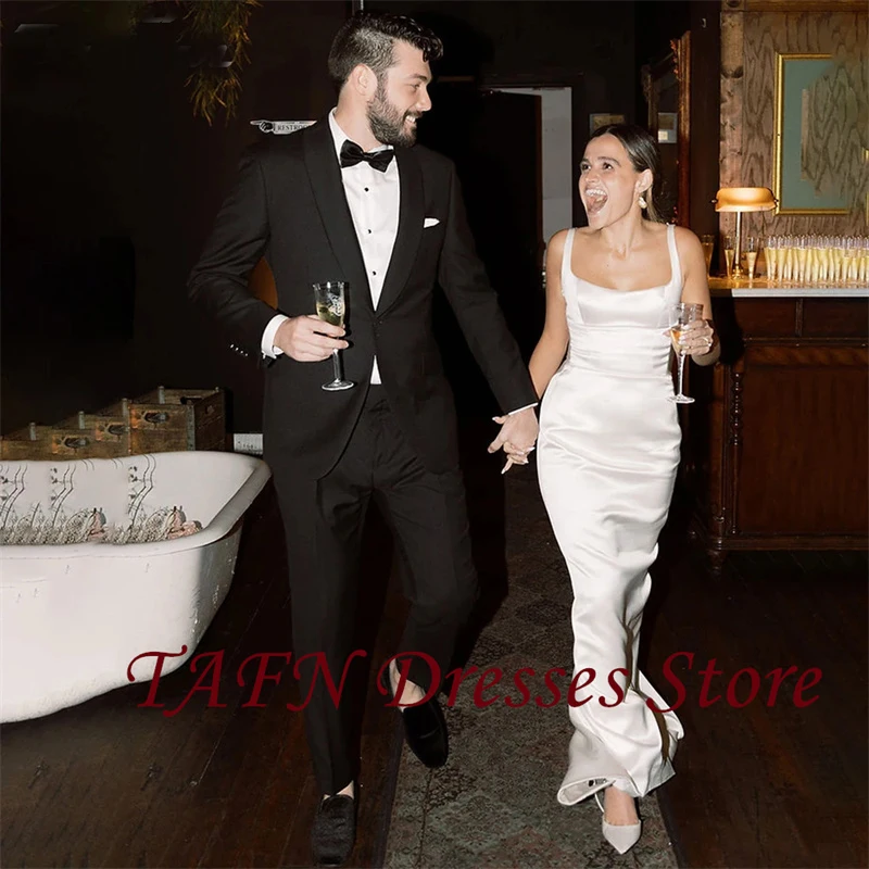 TAFN Customized Open Back Draped Cowl Satin Sheath Wedding Dress Simple Square Neck Sleeveless Floor Length Bridal Gown 2025
TAFN Customized Open Back Draped Cowl Satin Sheath Wedding Dress Simple Square Neck Sleeveless Floor Length Bridal Gown 2025