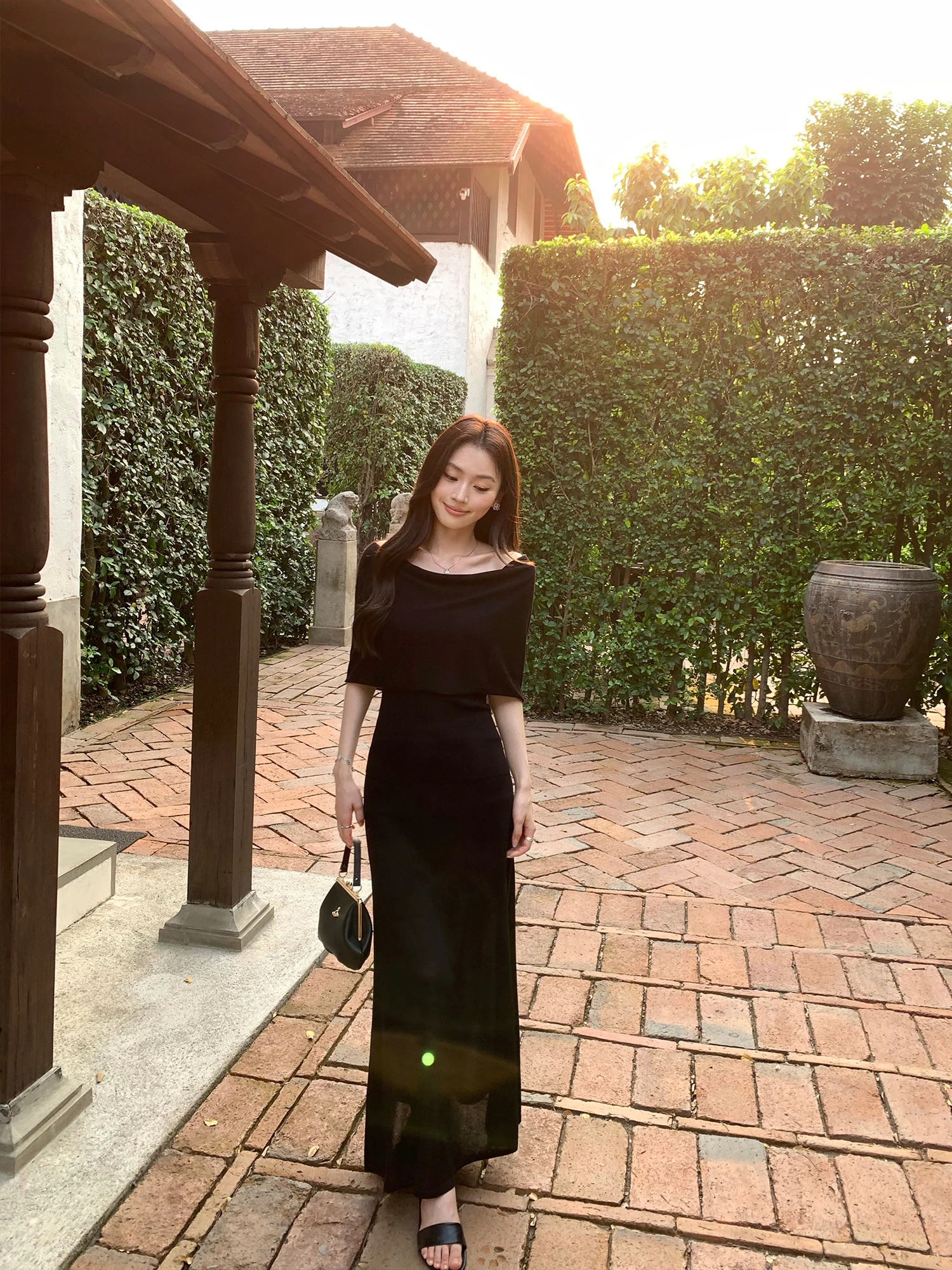 Pusumede Short Sleeve One Shoulder Knitted Top Women's Skirt Set Summer Fashion Half Length A-Line Skirt Ensemble
Pusumede Short Sleeve One Shoulder Knitted Top Women's Skirt Set Summer Fashion Half Length A-Line Skirt Ensemble