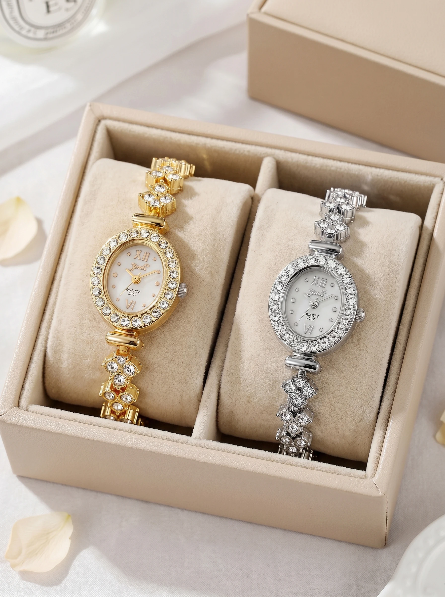 Teen 2Pcs Oval Rhinestone Quartz Watch Set, No Box, Gold Silver Wristwatch for Back To School, Vacation & Holiday Daily Wear
Teen 2Pcs Oval Rhinestone Quartz Watch Set, No Box, Gold Silver Wristwatch for Back To School, Vacation & Holiday Daily Wear