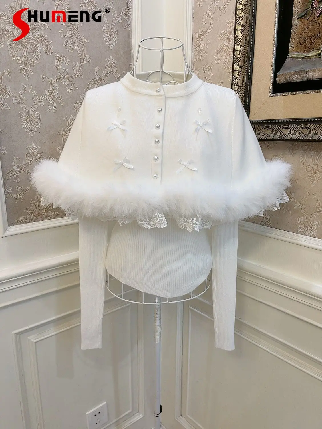 Japanese Sweet Hot Girl Lace Splicing Bow Single-breasted Plush Short Capes V-neck Slim Fit Knitted Shirts Two-piece Sets Women
Japanese Sweet Hot Girl Lace Splicing Bow Single-breasted Plush Short Capes V-neck Slim Fit Knitted Shirts Two-piece Sets Women