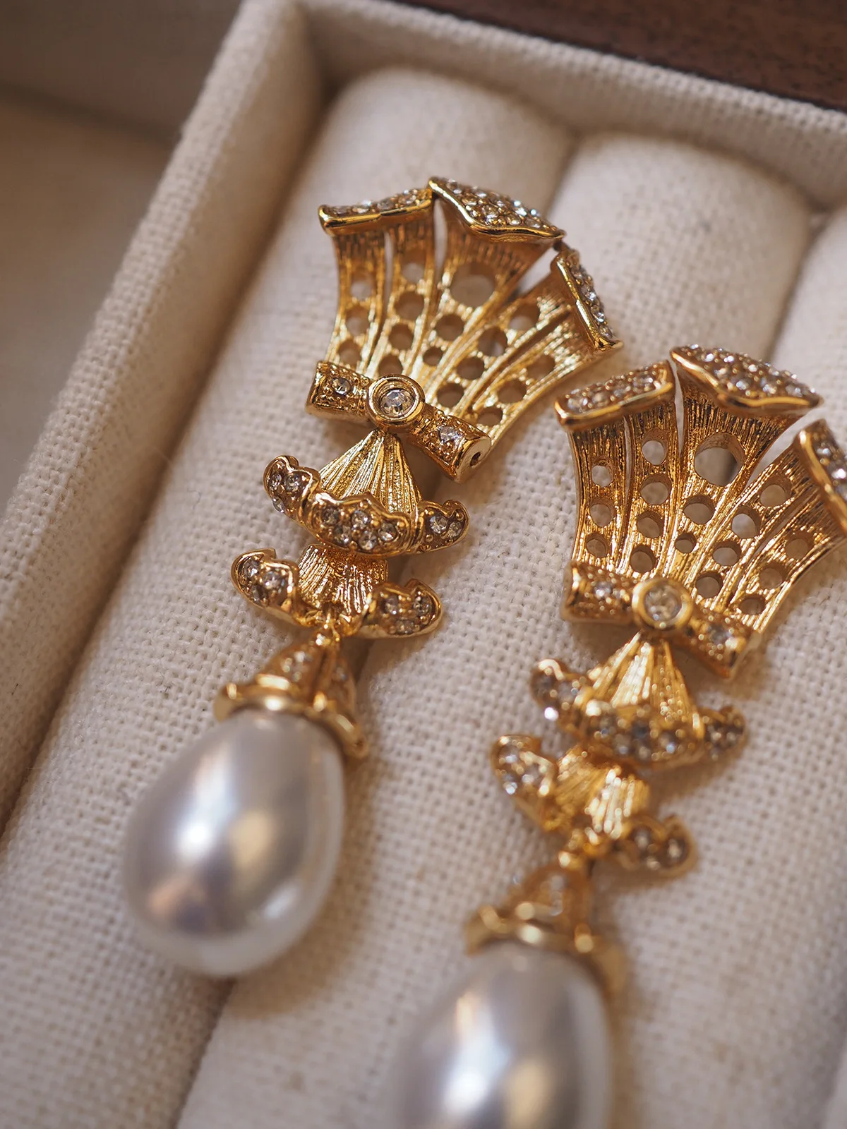 Vintage Zirconia Pearl Tassel Earrings For Women Jewelry Runway Party T Show Fancy Trendy Boho INS Japan Korea
Vintage Zirconia Pearl Tassel Earrings For Women Jewelry Runway Party T Show Fancy Trendy Boho INS Japan Korea