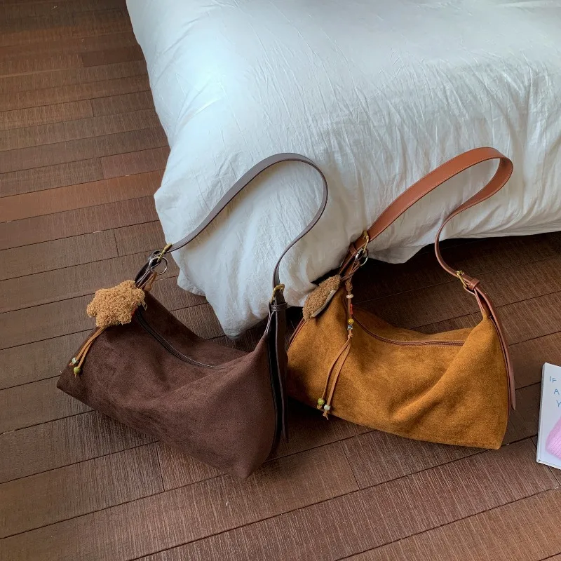 Retro Frosted Niche Underarm Bag for Women 2026 Autumn New Item Versatile Popular High-end Texture Crossbody Tote Bag
Retro Frosted Niche Underarm Bag for Women 2026 Autumn New Item Versatile Popular High-end Texture Crossbody Tote Bag