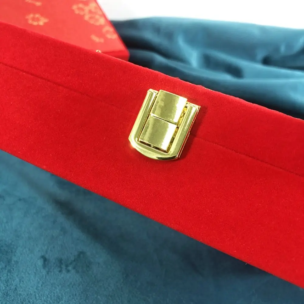 Коробка для хранения ювелирных украшений «Дракон и Феникс» золотого цвета, красная винтажная свадебная шкатулка для демонстрации украшений с застежкой, многофункциональная
Коробка для хранения ювелирных украшений «Дракон и Феникс» золотого цвета, красная винтажная свадебная шкатулка для демонстрации украшений с застежкой, многофункциональная