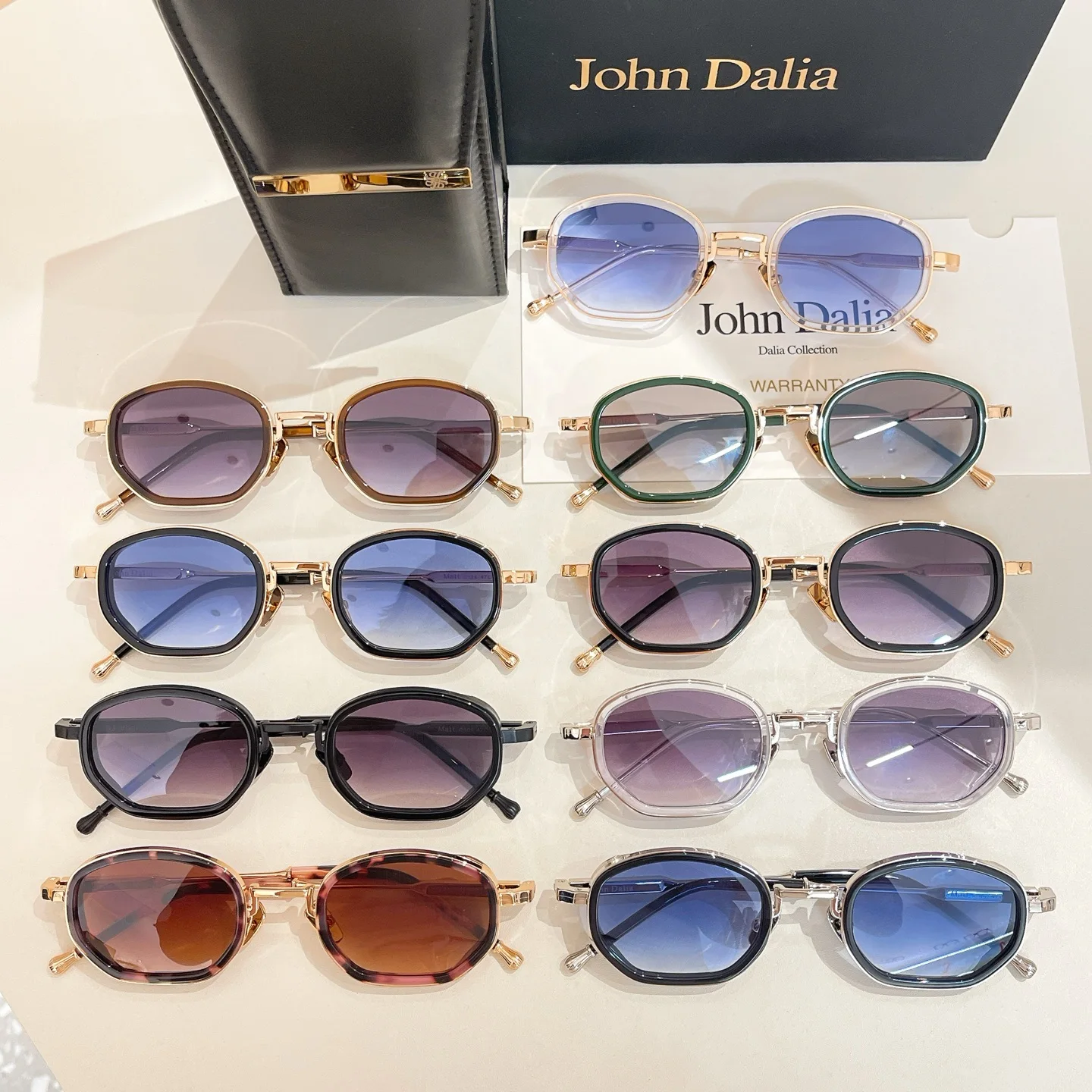 Солнцезащитные очки JOHN DALIA JD UV400 для мужчин: классический винтажный дизайн, люкс, квадратные, для отдыха и бизнеса, высокое качество, с футляром
Солнцезащитные очки JOHN DALIA JD UV400 для мужчин: классический винтажный дизайн, люкс, квадратные, для отдыха и бизнеса, высокое качество, с футляром