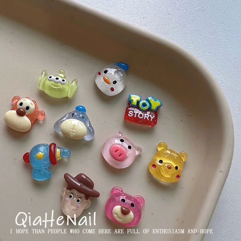 MINISO милый ледяной прозрачный История игрушек Винни Пух трехмерные аксессуары из смолы украшения для ногтей Мультяшные украшения для ногтей
MINISO милый ледяной прозрачный История игрушек Винни Пух трехмерные аксессуары из смолы украшения для ногтей Мультяшные украшения для ногтей