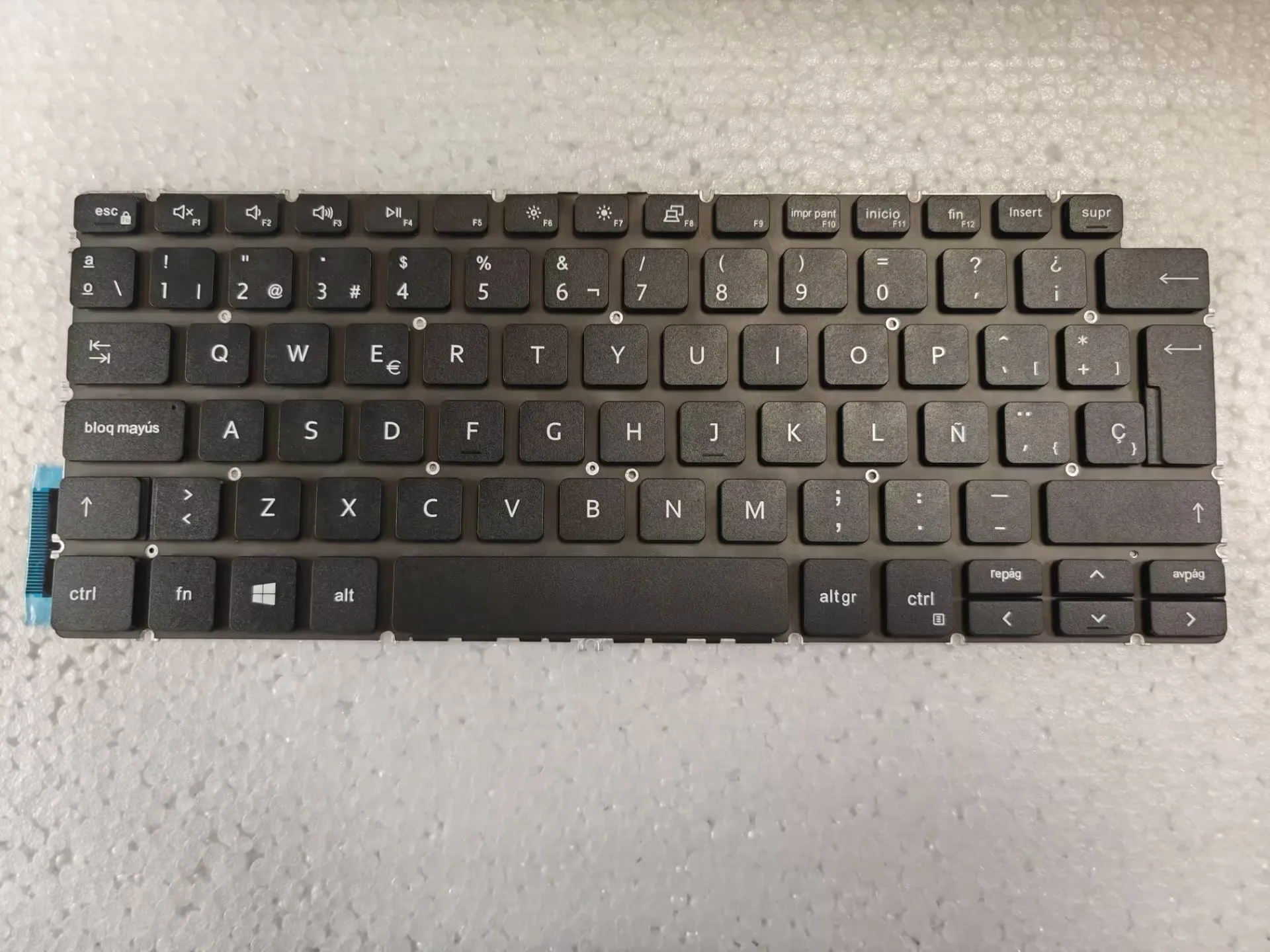 Испанская клавиатура для DELL Vostro 5000 3400 3401 3402 5402 5408 5409 Inspiron 5401 5402 5405 5406 5408 5409 P130G без подсветки
Испанская клавиатура для DELL Vostro 5000 3400 3401 3402 5402 5408 5409 Inspiron 5401 5402 5405 5406 5408 5409 P130G без подсветки