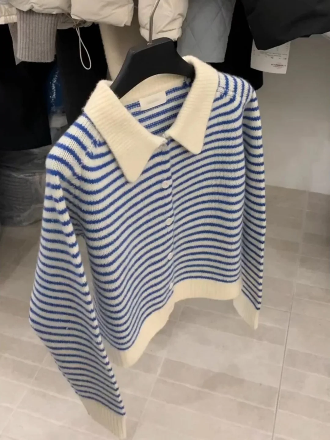 Blue Striped Collar Knitted Sweater Coat Women's Fashion Autumn Winter Versatile Loose Fit Long Sleeve Citywalk Style
Blue Striped Collar Knitted Sweater Coat Women's Fashion Autumn Winter Versatile Loose Fit Long Sleeve Citywalk Style