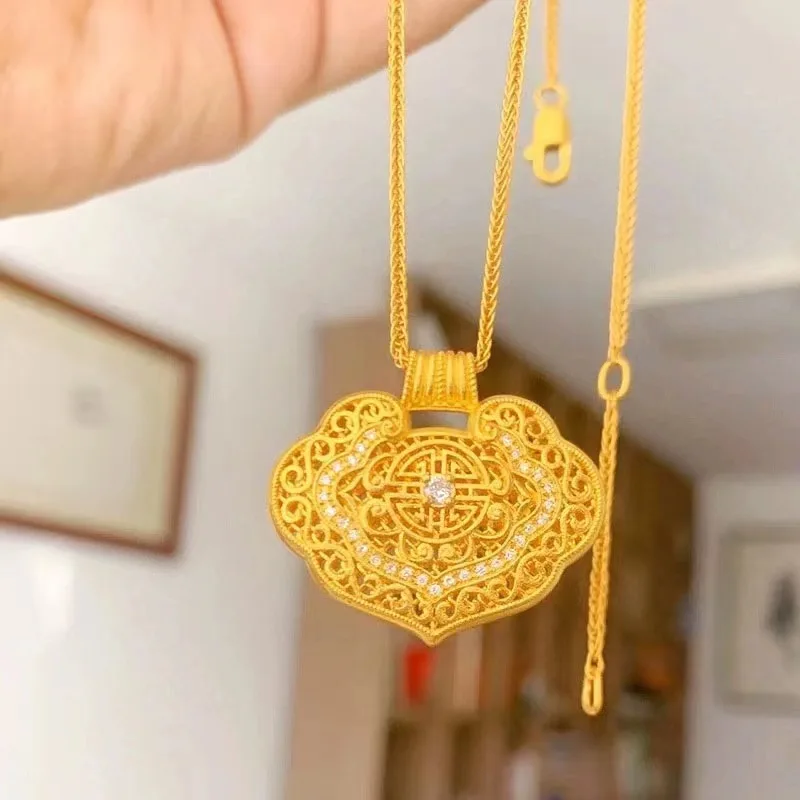 AU9999 ancient method point diamond Ruyi lock bag pendant 24K real gold Mosanite diamond Ruyi long life lock necklace pendant
AU9999 ancient method point diamond Ruyi lock bag pendant 24K real gold Mosanite diamond Ruyi long life lock necklace pendant